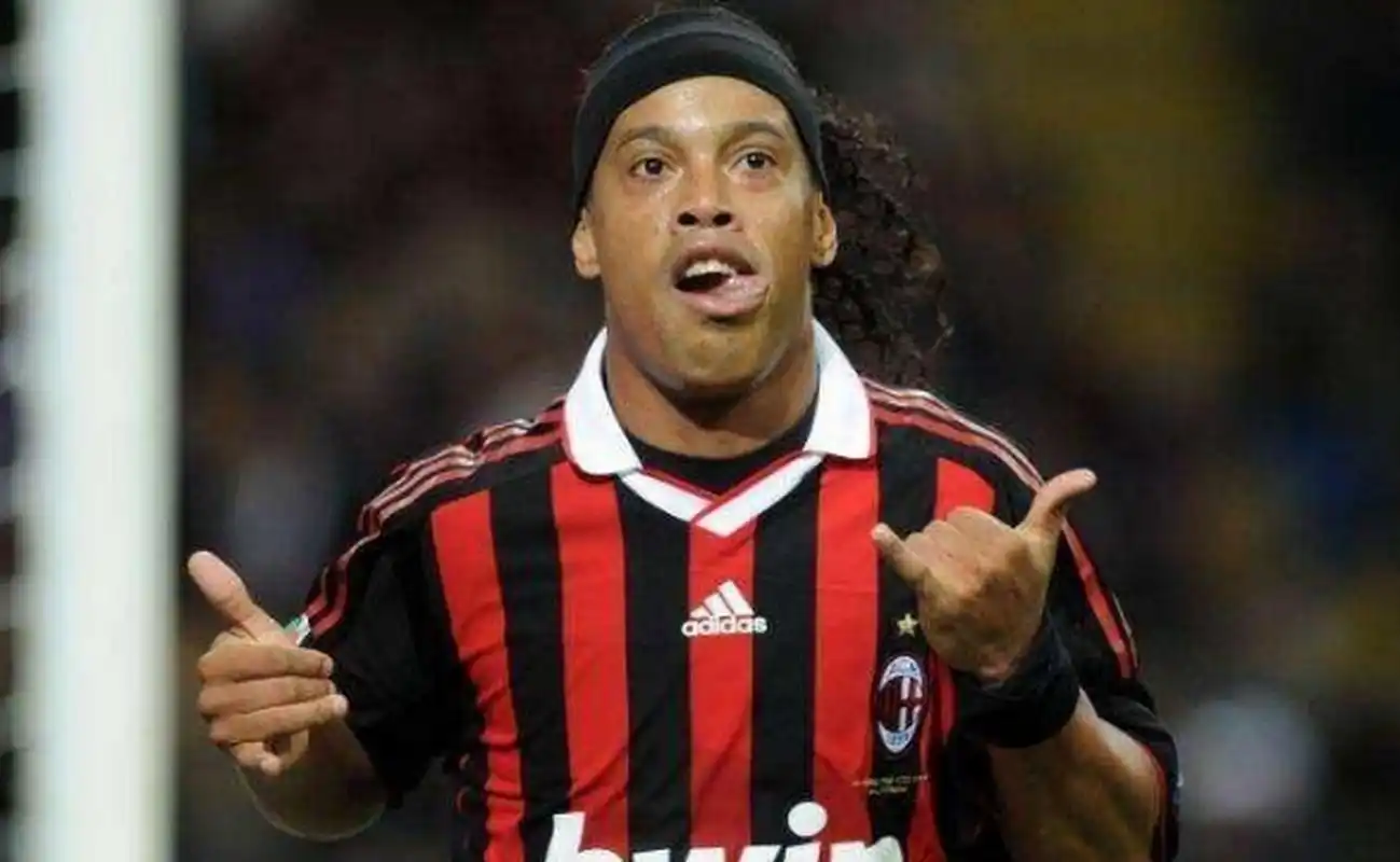 从小便受到 从小便受到