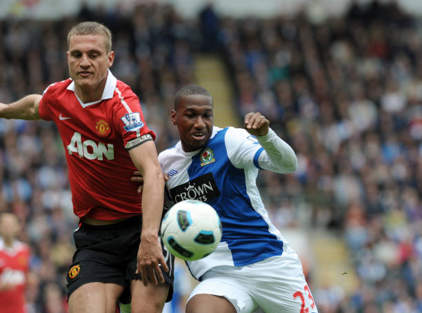 的球迷聚集 的球迷聚集